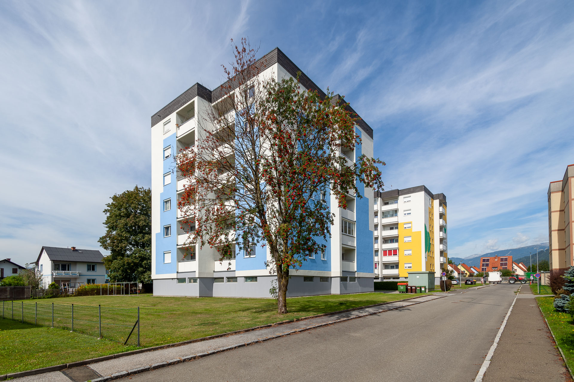 Beide Wohntürme der Ennstalerstraße in Spielberg